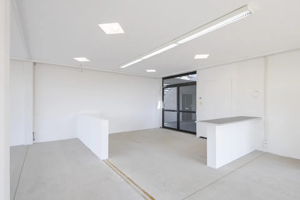 Ausgebaute und bezugsbereite Büro- und Gewerbeflächen – photo 4 sur 7