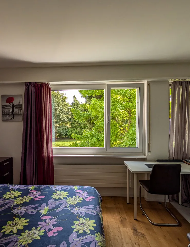 Ruhiges möbliertes 1,5-Zimmer-Apartment mit Pool / Quiet furnished 1.5-room apartment with pool