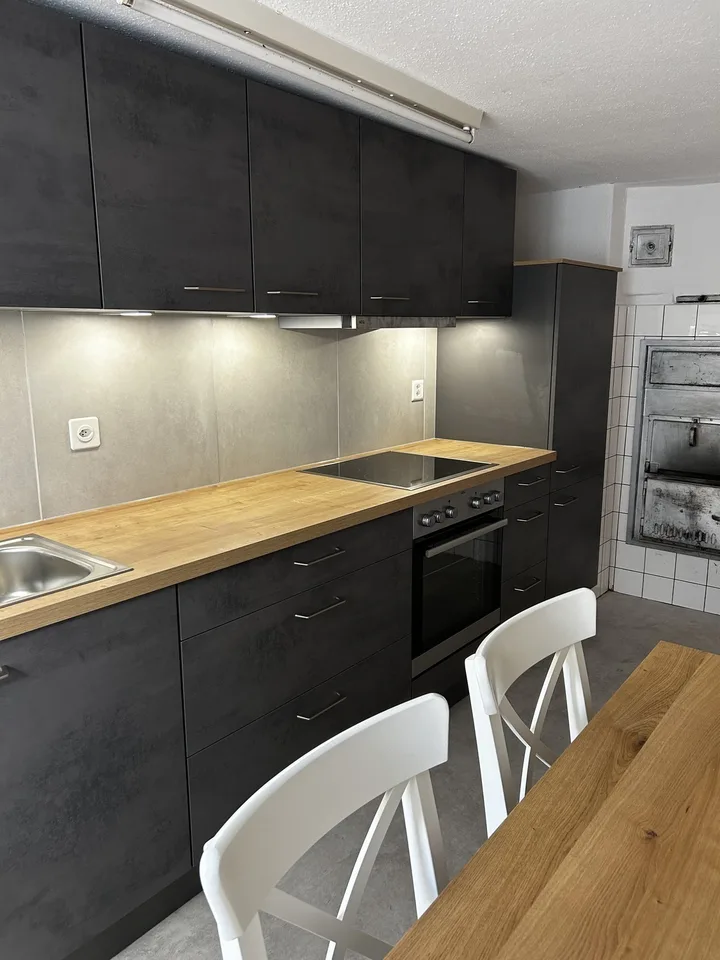 Ruhiges, möbliertes Zimmer im grossen Haus zu vermieten