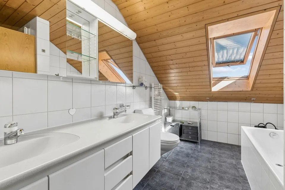 Charmante 5.5-Zimmer-Maisonettewohnung in Meikirch – Foto 11 von 13