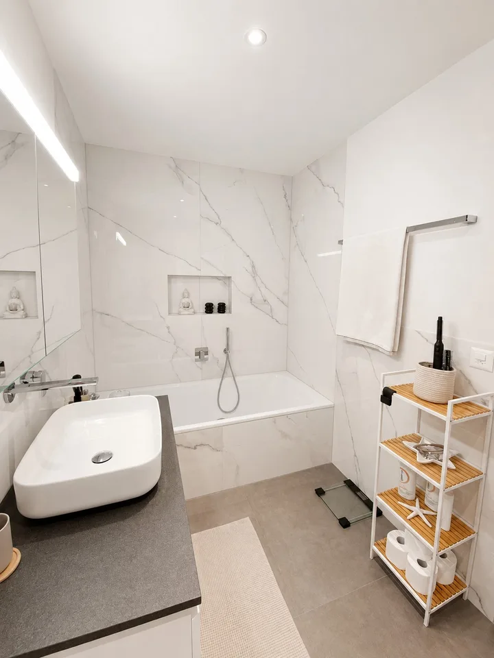 Appartement en attique moderne 4,5 pièces avec terrasse spacieuse et standard de propriété de haute qualité
