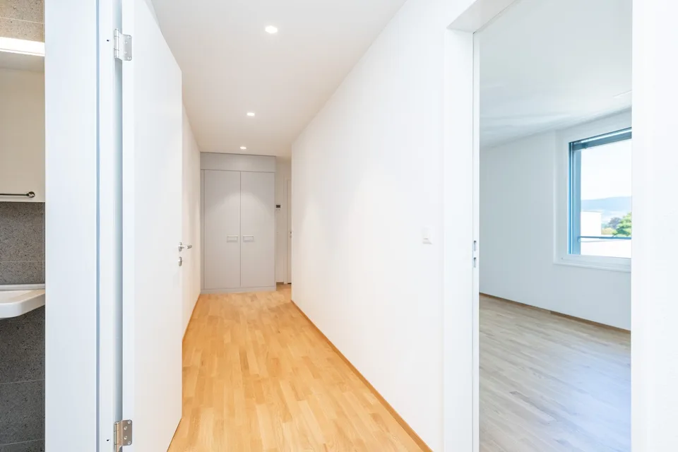 Helle 2.5-Zimmer-Wohnung mit Balkon und 83 m² – nahe Bahnhof