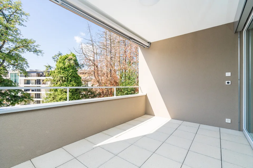 Helle 2.5-Zimmer-Wohnung mit Balkon und 83 m² – nahe Bahnhof