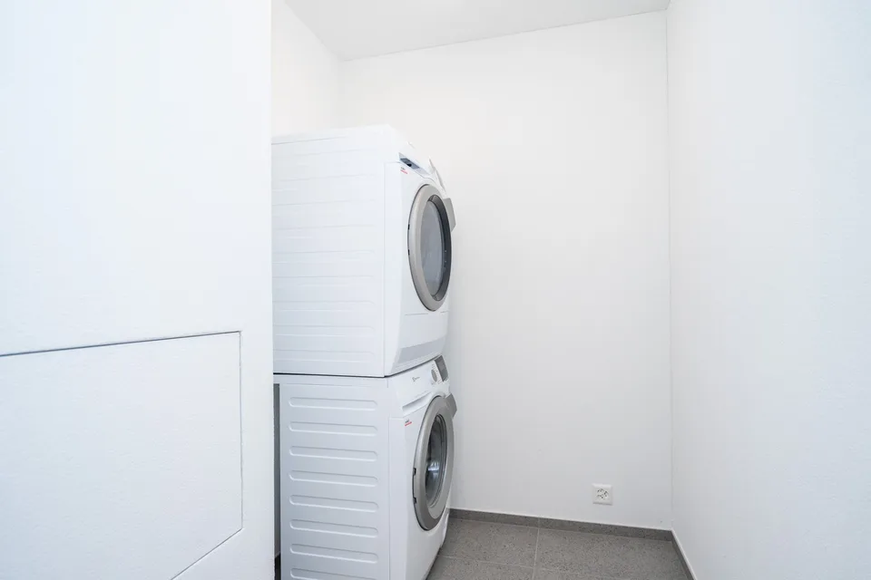Helle 2.5-Zimmer-Wohnung mit Balkon und 83 m² – nahe Bahnhof