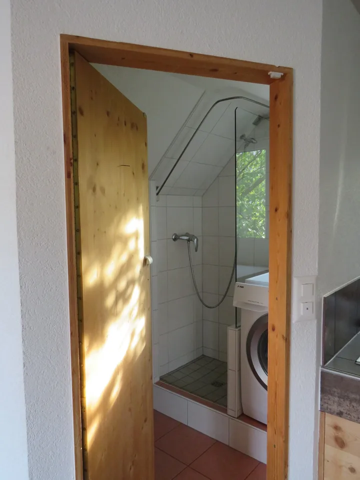 Gemütliche 1-Zimmer-Dachwohnung mit separatem Eingang