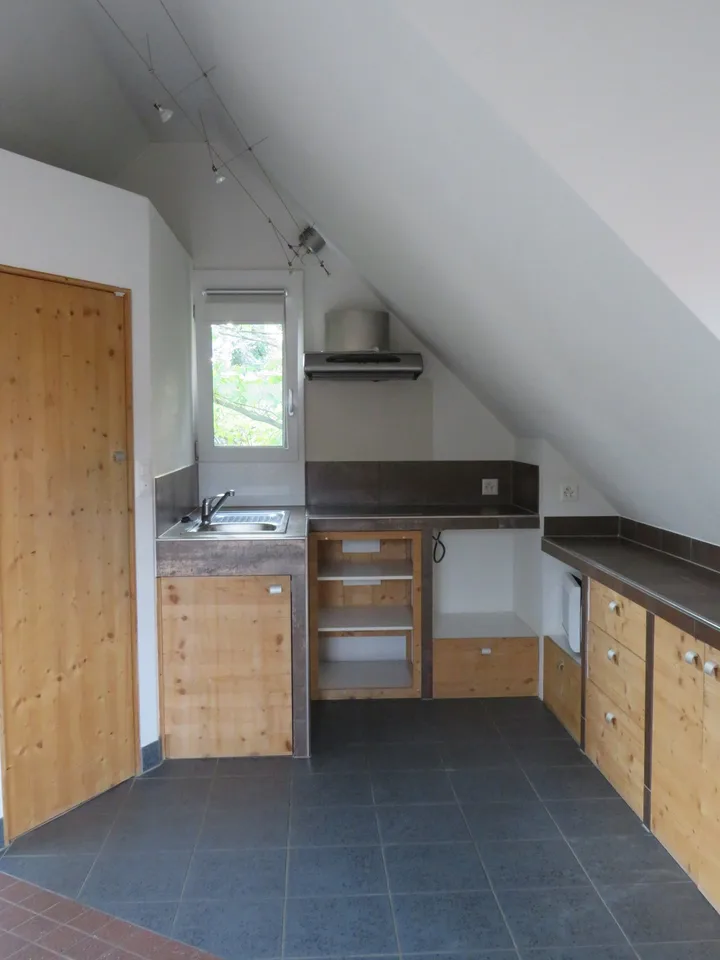 Gemütliche 1-Zimmer-Dachwohnung mit separatem Eingang