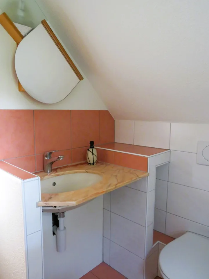 Gemütliche 1-Zimmer-Dachwohnung mit separatem Eingang