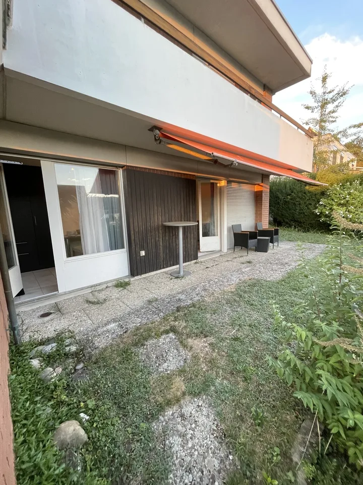Bright 2.5-Room Apartment in Untersiggenthal with Garage