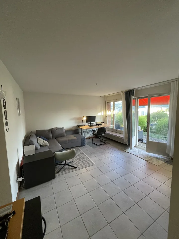 Bright 2.5-Room Apartment in Untersiggenthal with Garage