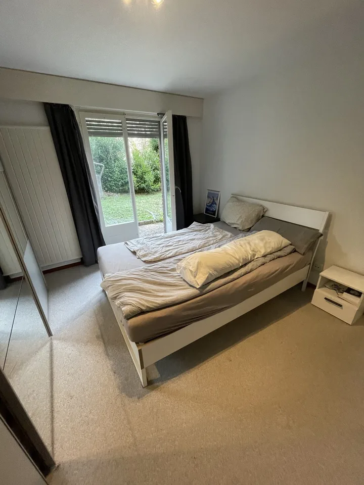 Bright 2.5-Room Apartment in Untersiggenthal with Garage