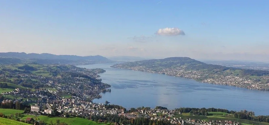 Wohn- und Steuersitz im Steuerparadies Wollerau