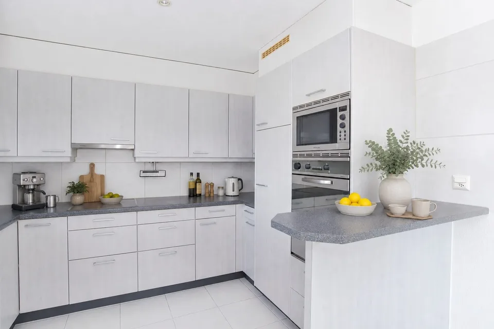 Helle 3.5-Zimmer-Wohnung mit Balkon in Remetschwil
