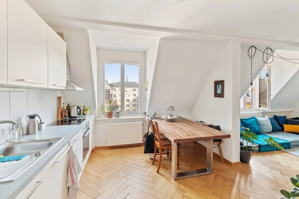 Wohnung mit Dachterrasse in stilvoll renoviertem Altbau – foto 3 di 9
