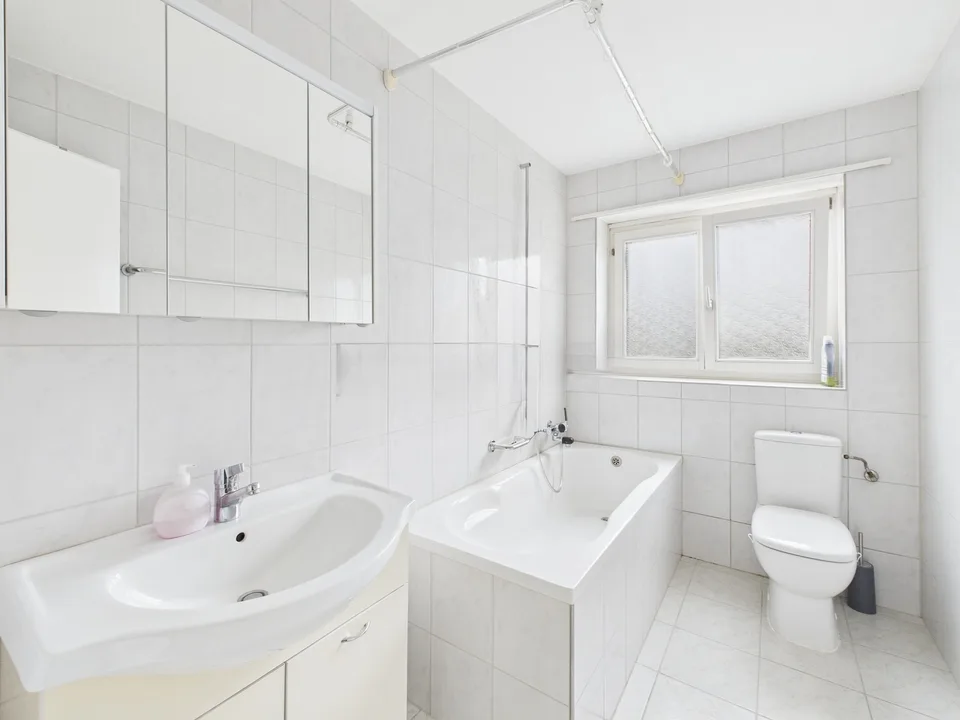 Attraktive 3.5-Zimmer-Wohnung mit 79.3 m2 in Full-Reuenthal
