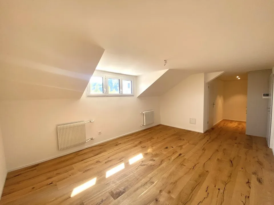 SANIERTE KLEINWOHNUNG MIT TRAUMHAFTEM BAD – Foto 7 von 8