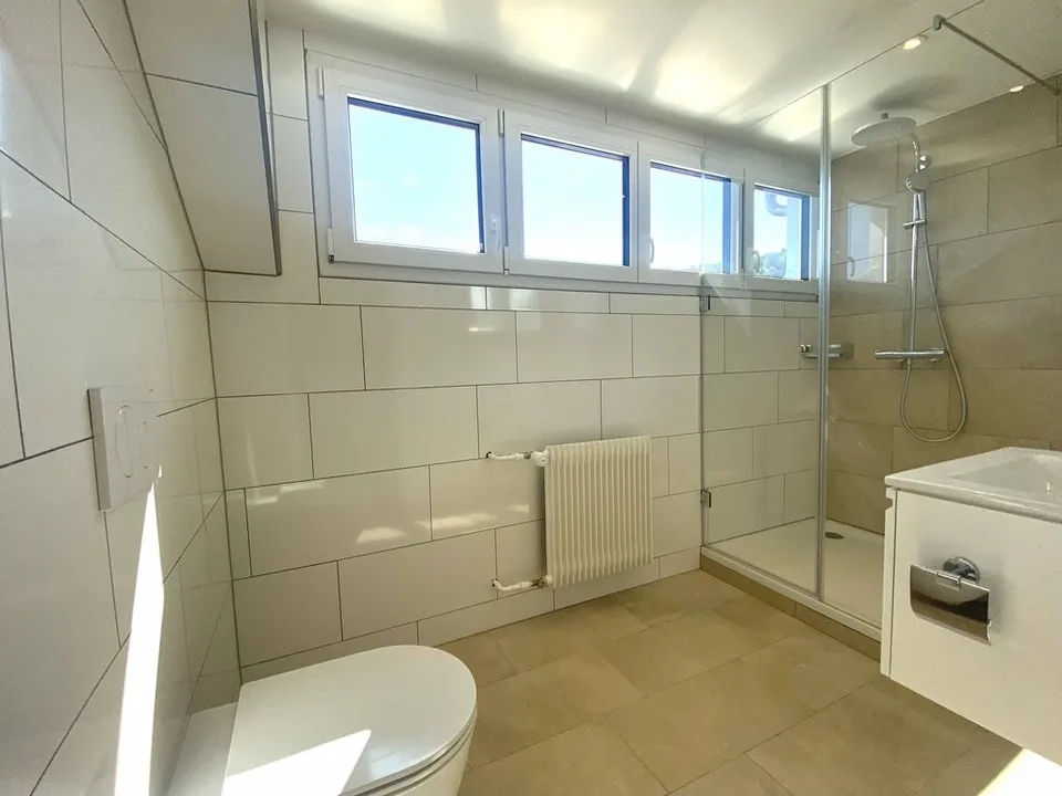 SANIERTE KLEINWOHNUNG MIT TRAUMHAFTEM BAD – Foto 4 von 8