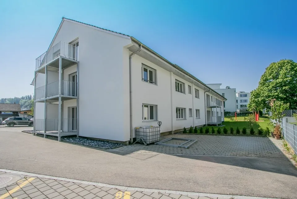 SANIERTE KLEINWOHNUNG MIT TRAUMHAFTEM BAD – Foto 2 von 8