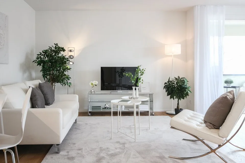 SPACIOUS AND BEAUTIFUL APARTMENT WITH LOGGIA
