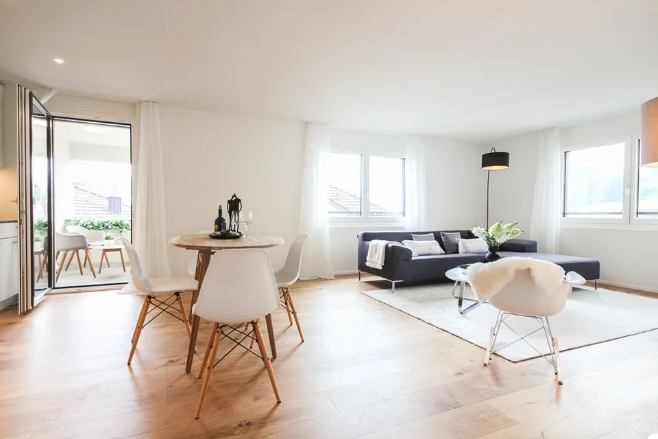 SPACIOUS AND BEAUTIFUL APARTMENT WITH LOGGIA