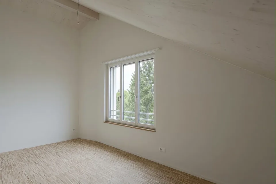 Moderne 3.5-Zimmer-Maisonette-Wohnung im Herzen von Hinwil-Hadlikon