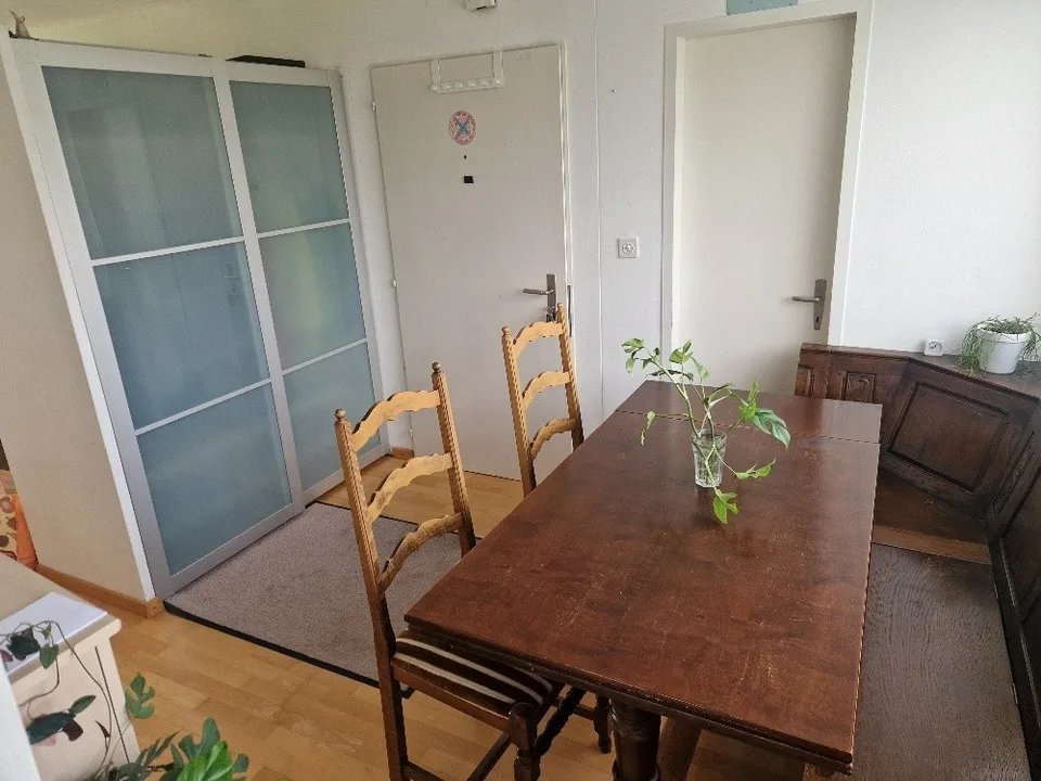 Helle 3,5 Zimmer-Wohnung mit Balkon und wunderschöner Aussicht