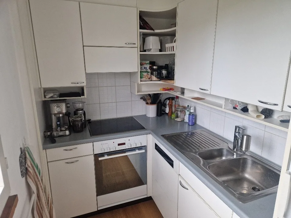 Helle 3,5 Zimmer-Wohnung mit Balkon und wunderschöner Aussicht