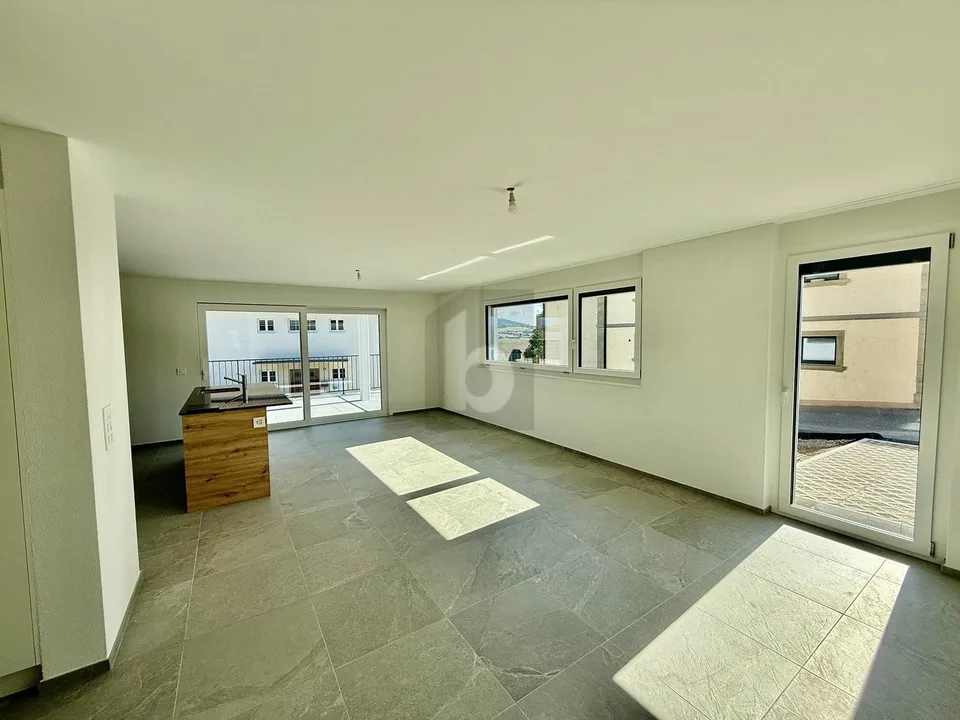 BRIGHT AND SPACIOUS WITH BREATHTAKING VIEW