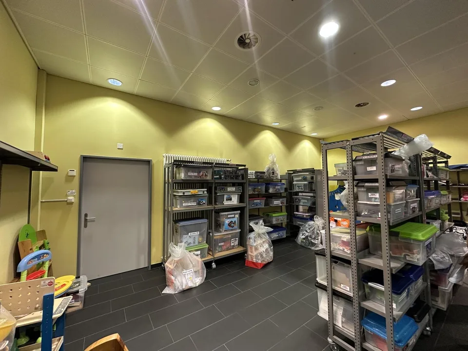 Attraktive Gewerbefläche an zentraler Lage in Jona – vielseitig nutzbar & bestens erschlossen – foto 4 di 8