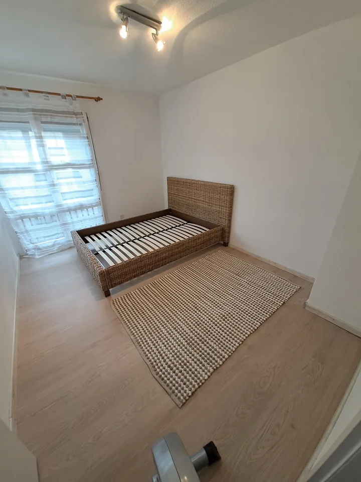 1 MitbewohnerIn gesucht für 2 unbewohnte Zimmer