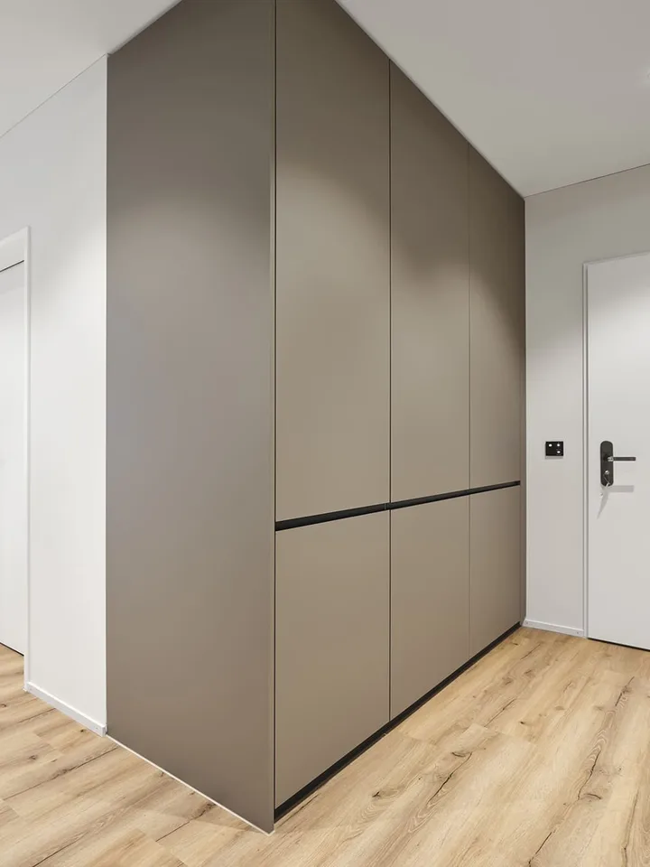 Zwischenmiete: neue 3.5‑Zimmer‑Wohnung mit 24 m² Sitzplatz — Lachen SZ