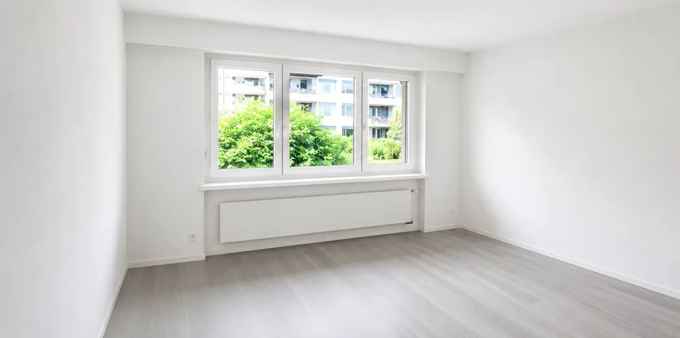 Grosszügige, sanierte 3.5-Zi Wohnung mit Aussicht