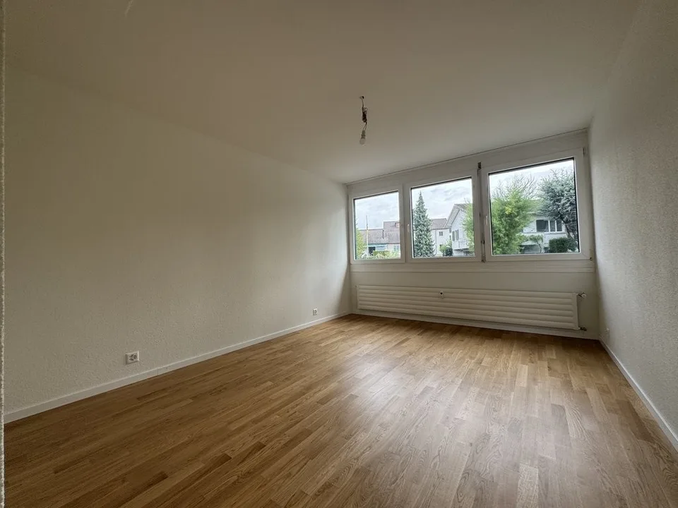 GROSSZÜGIG UND ZENTRAL GELEGEN
