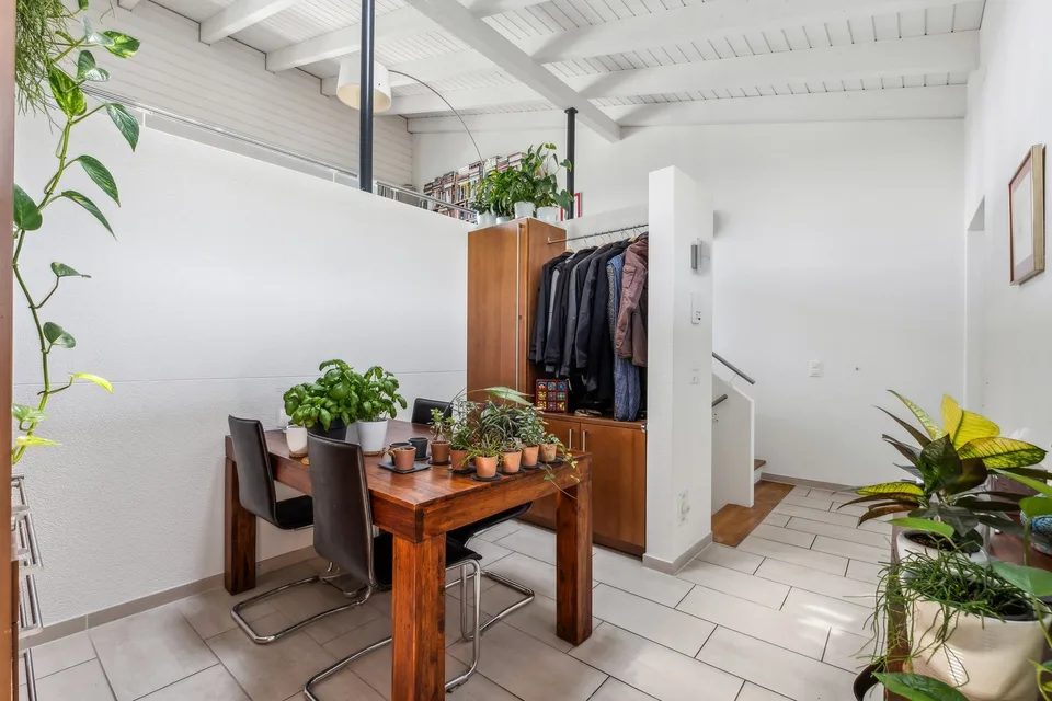 Heimelige, helle und zentrale Maisonette- Attika Wohnung