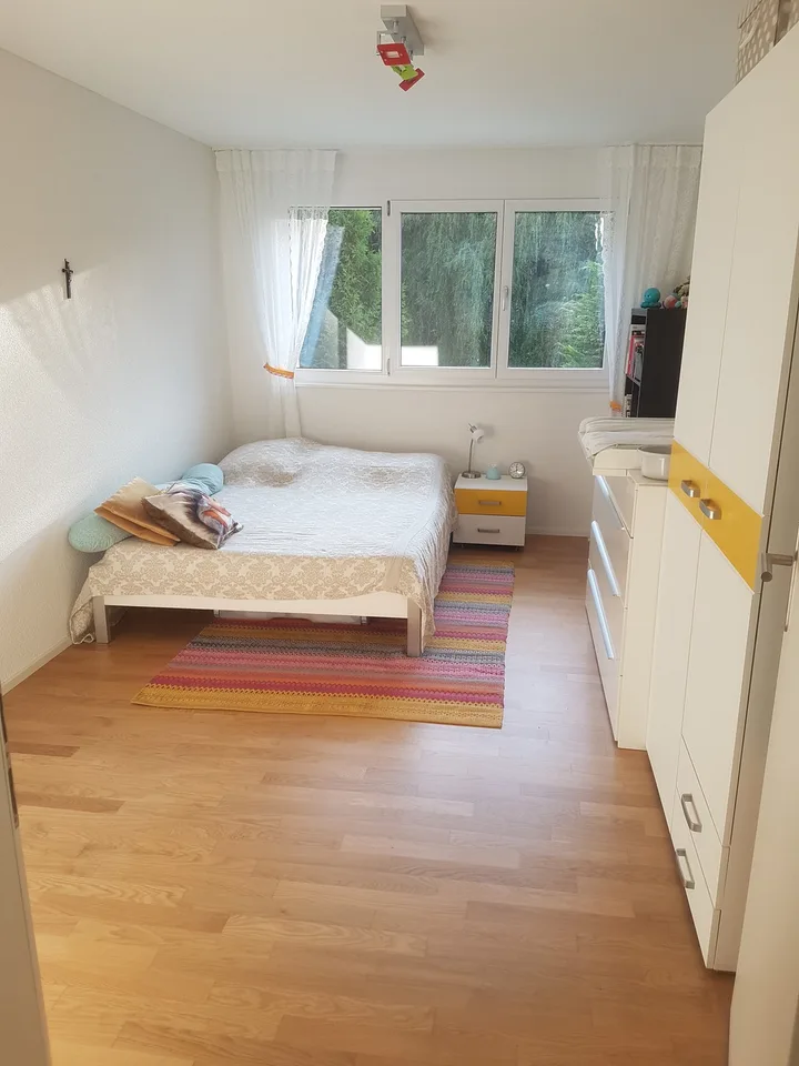 3.5-Zimmer-Wohnung mit grossem Wohnbereich, 2 Nasszellen und Balkon