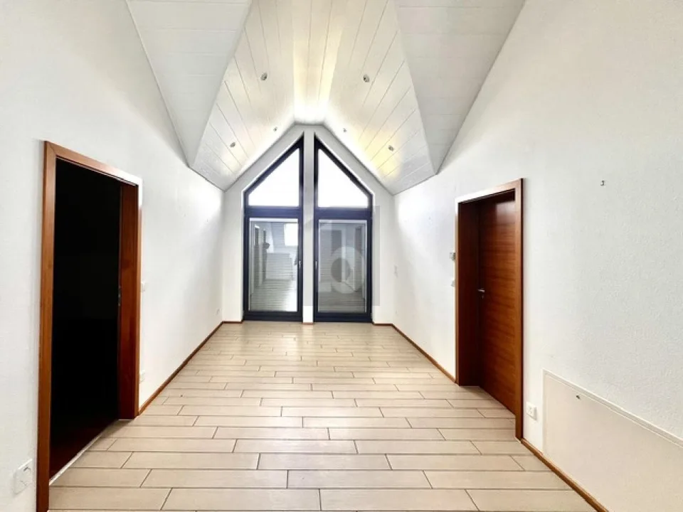 8 Zimmer Einfamilienhaus in Prangins | UrbanHome