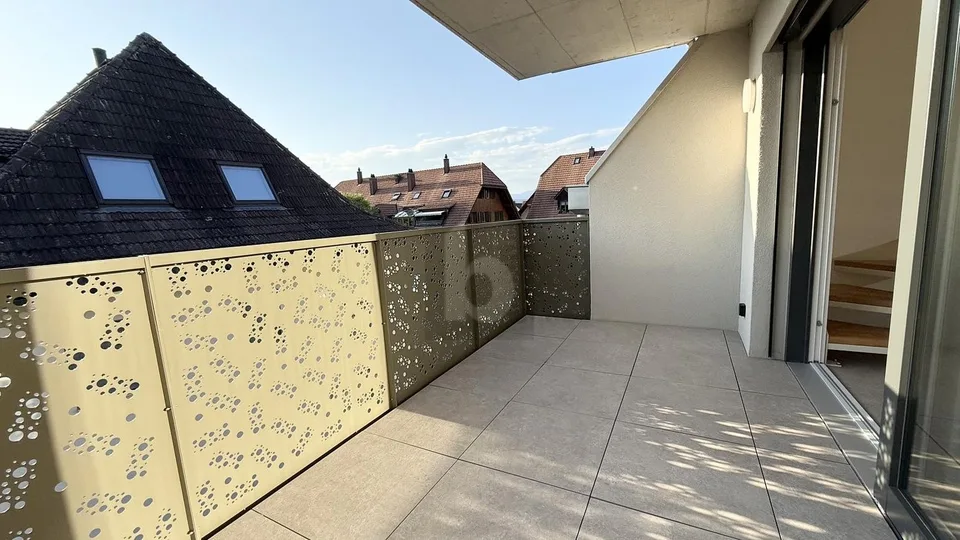 LICHTDURCHFLUTET UND MODERN ZUM ERSTBEZUG