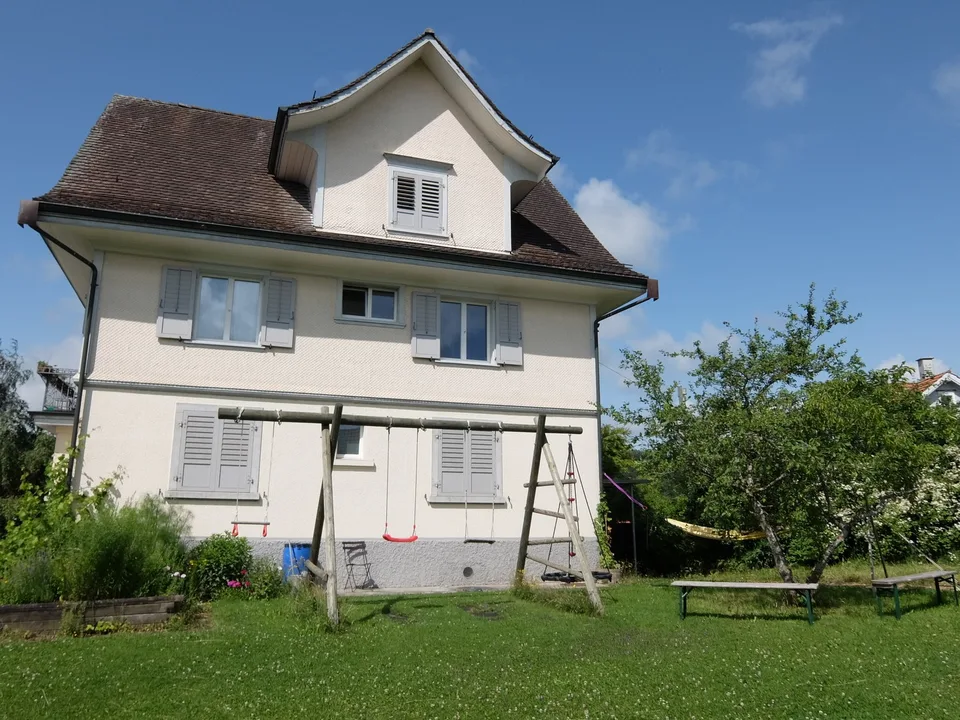 3.5 Zimmer Altbauwohnung mit Kachelofen