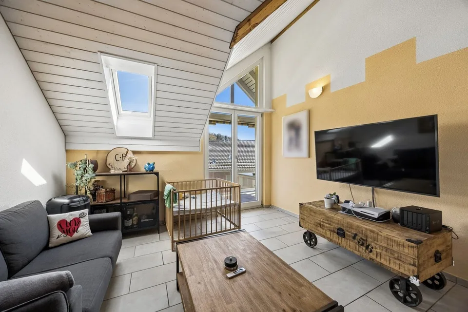 Charmante Duplex-Wohnung an zentraler Lage in Othmarsingen – Foto 3 von 11