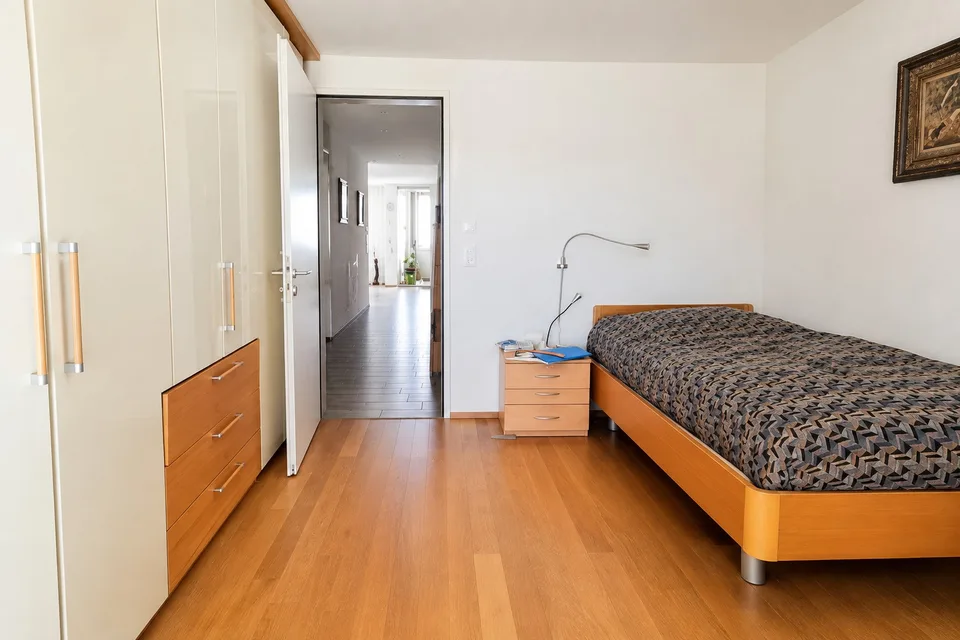 Moderne 4.5-Zimmer-Wohnung mit Wintergarten, Waschturm – Mietzins inkl. 2 Parkplätzen