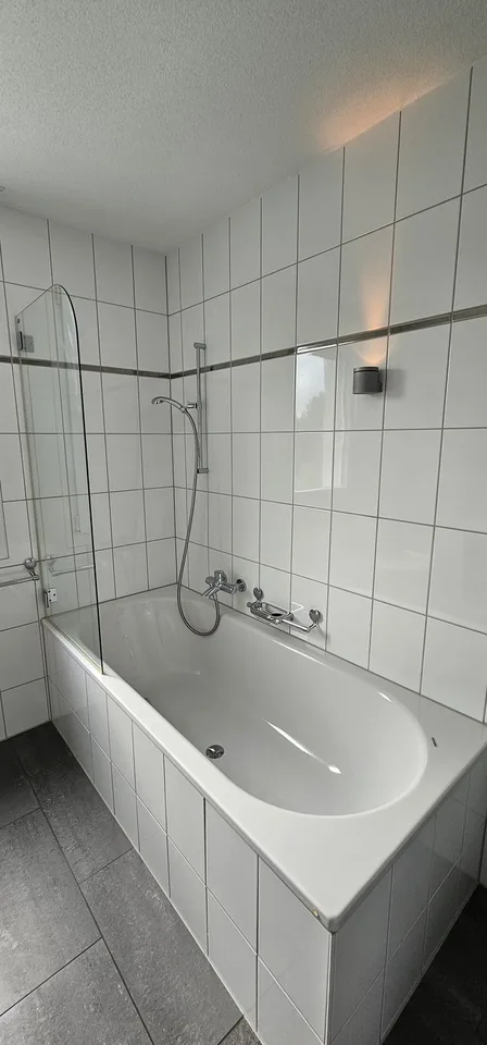 Grosszügige 4.5-Zimmer-Wohnung mit gedecktem Balkon und herrlicher Aussicht in Zofingen
