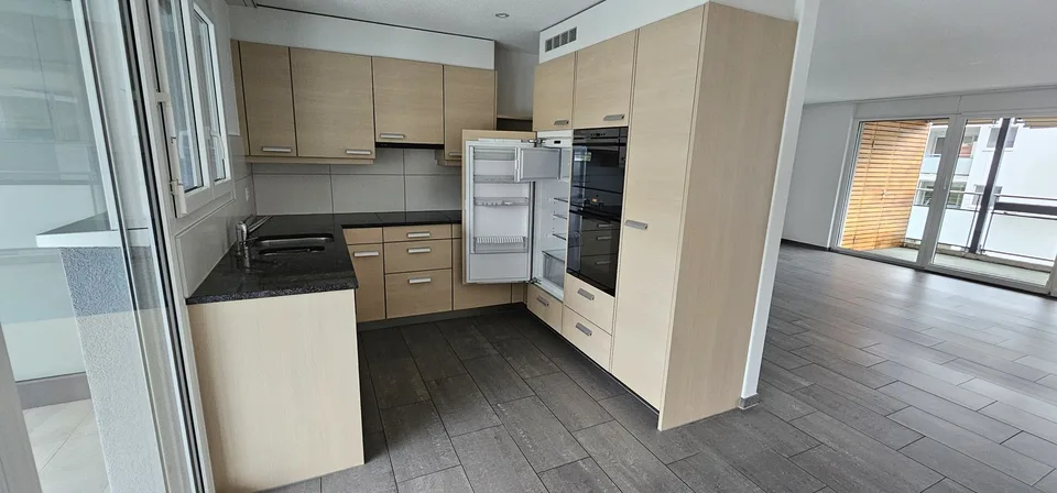 Grosszügige 4.5-Zimmer-Wohnung mit gedecktem Balkon und herrlicher Aussicht in Zofingen