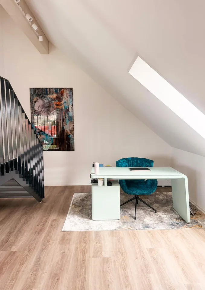 AUSSERGEWÖHNLICHE MAISONETTEWOHNUNG MIT AUSSICHT IM DORFHERZEN