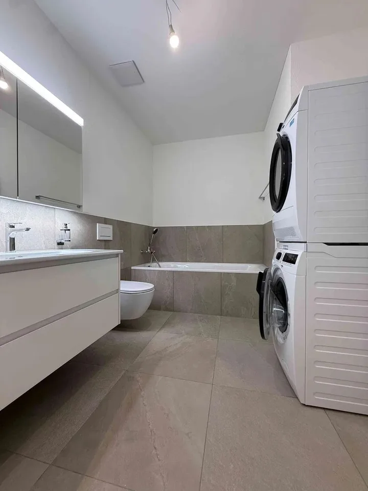 Helle & grosszügige 3.5-Zimmer-Wohnung – 94 m² im 1. Stock