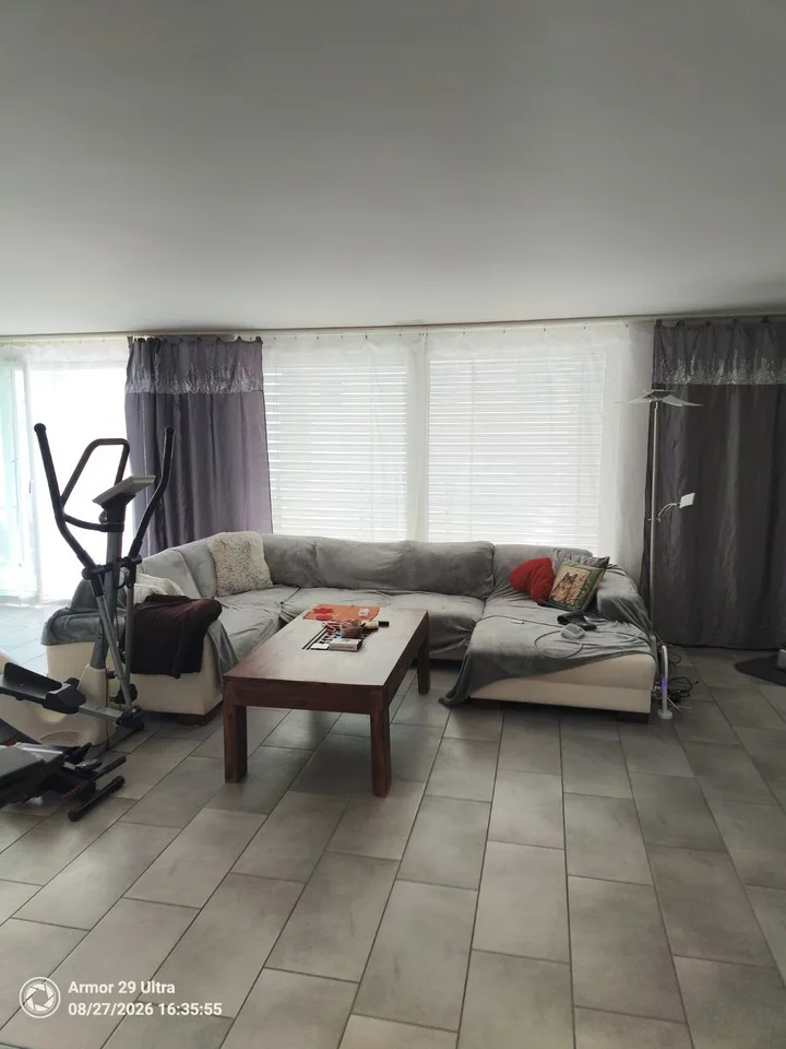WG-Zimmer innerhalb einer grosszügigen 4½-Zimmer-Wohnung mit 175 m² Gesamtfläche