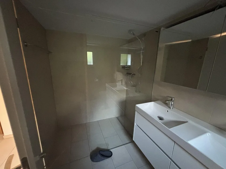 Etage zur Untermiete in malerischem Haus mit Garten und Blick auf den See