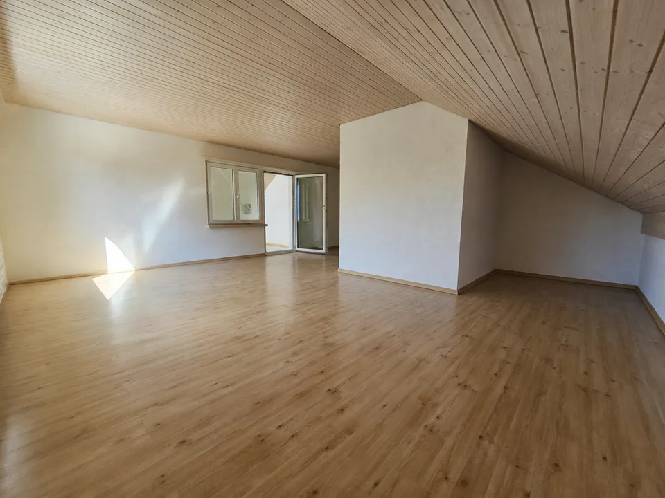 Appartement spacieux, rénové, 4 pièces, 134 m² à Oftringen