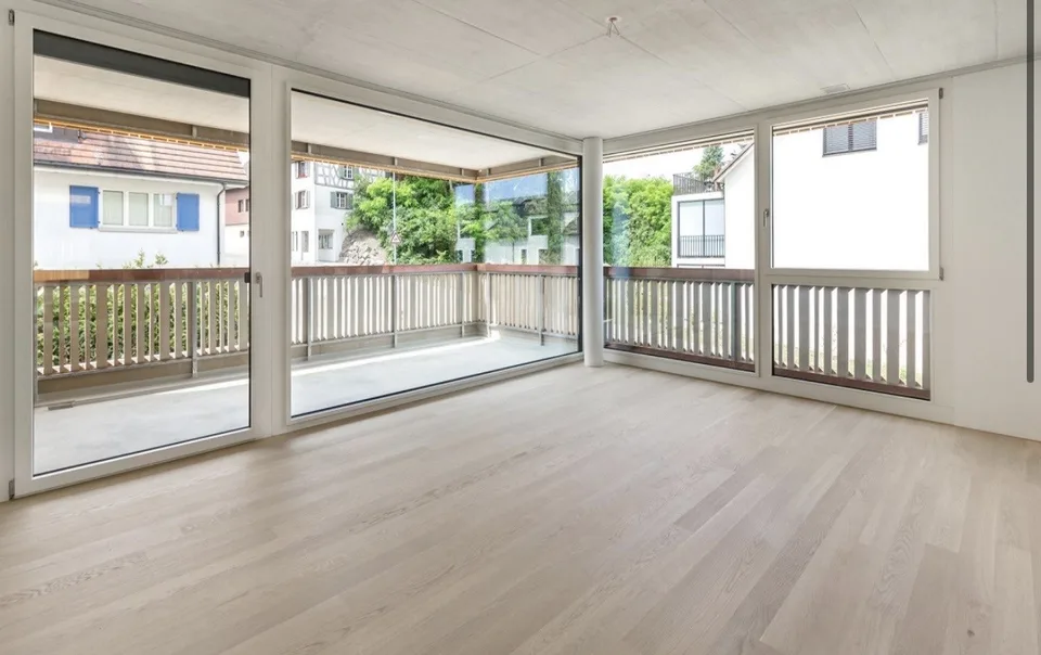 Helle 2.5-Zimmer-Wohnung mit Balkon und schöner Aussicht in Fruthwilen