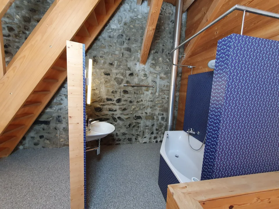 Charmante 2 Zimmer - Wohnung mit Cheminee Sitzplatz und Terasse