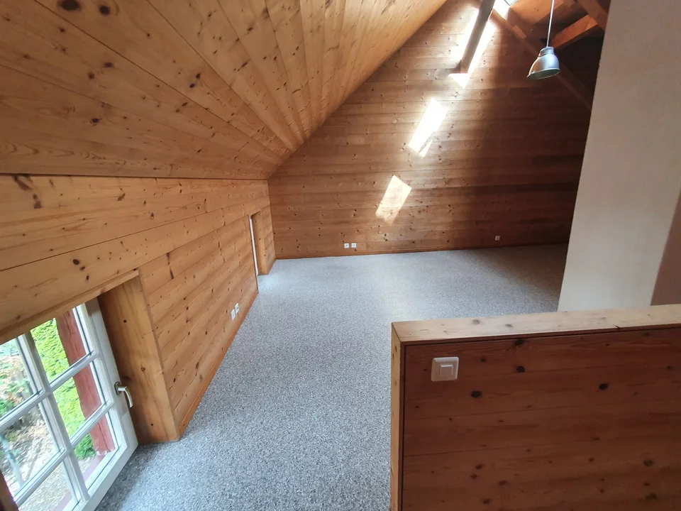 Charmante 2 Zimmer - Wohnung mit Cheminee Sitzplatz und Terasse
