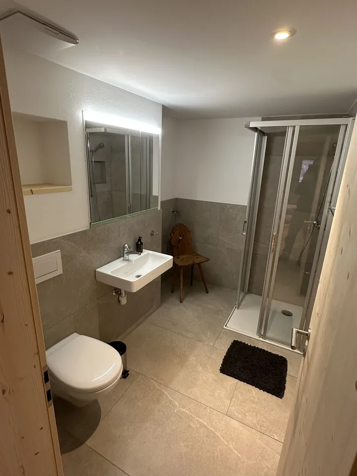 2-Zimmer-Wohnung mit Balkon – möbliert oder unmöbliert, neu saniert